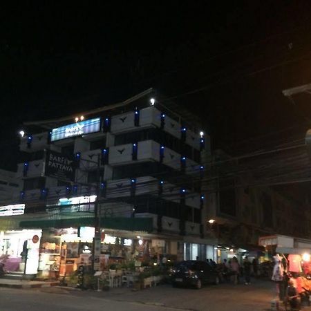 Отель Barfly Pattaya Джомтьен Экстерьер фото